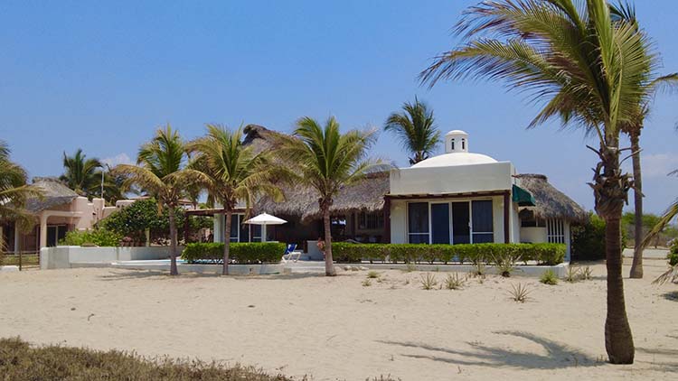 Fachada trasera vista lejana